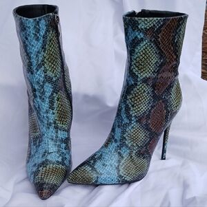 Chic Snakeskin Heeled Boots - Blue and Brown